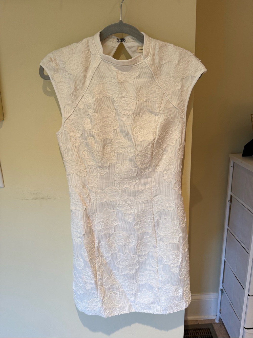 silence + noise Ivory Floral Cap-Sleeve Sheath Dress